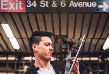 观看:纽约地铁大提琴手被随机袭击