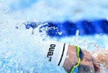 观察:以色列游泳运动员阿纳斯塔西娅·戈尔班科在卡塔尔游泳世界受到人群的嘲笑