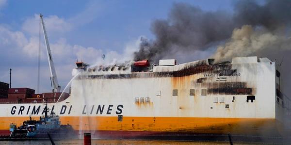 New Jersey cargo ship fire