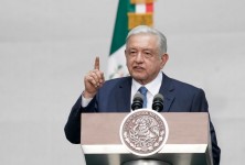 墨西哥总统不顾秩序继续攻击反对派