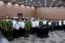 越南前官员和外交官因大规模贿赂案被判入狱