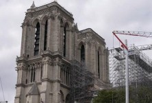 巴黎圣母院重建工程大跃进