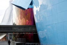在一篇博客文章谴责性别认同的“可恶”观点后，西雅图博物馆删除了JK罗琳的相关文献